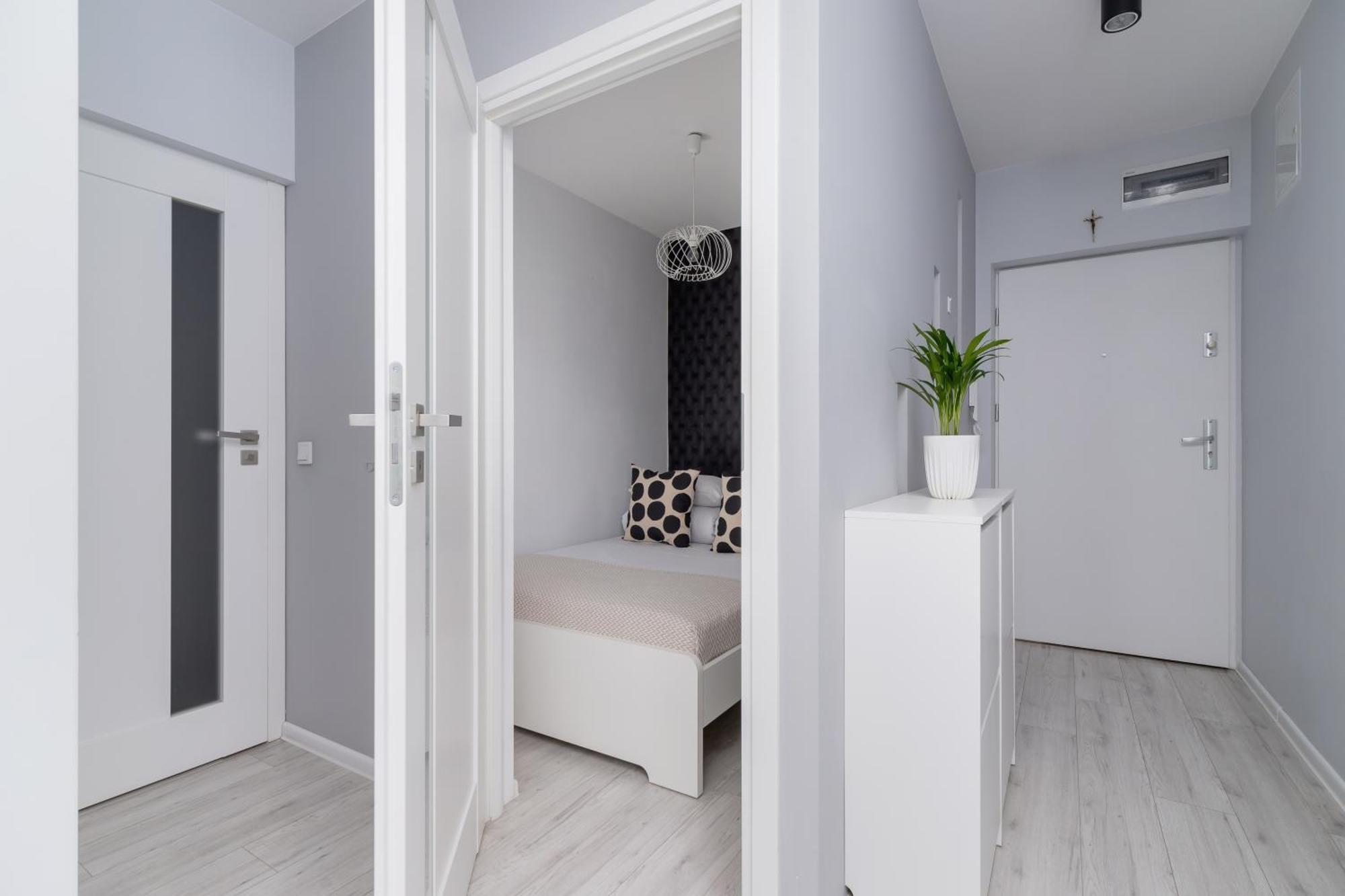 One Bedroom Apartment With A Balcony - Dietla 109 Street Krasków Exterior foto