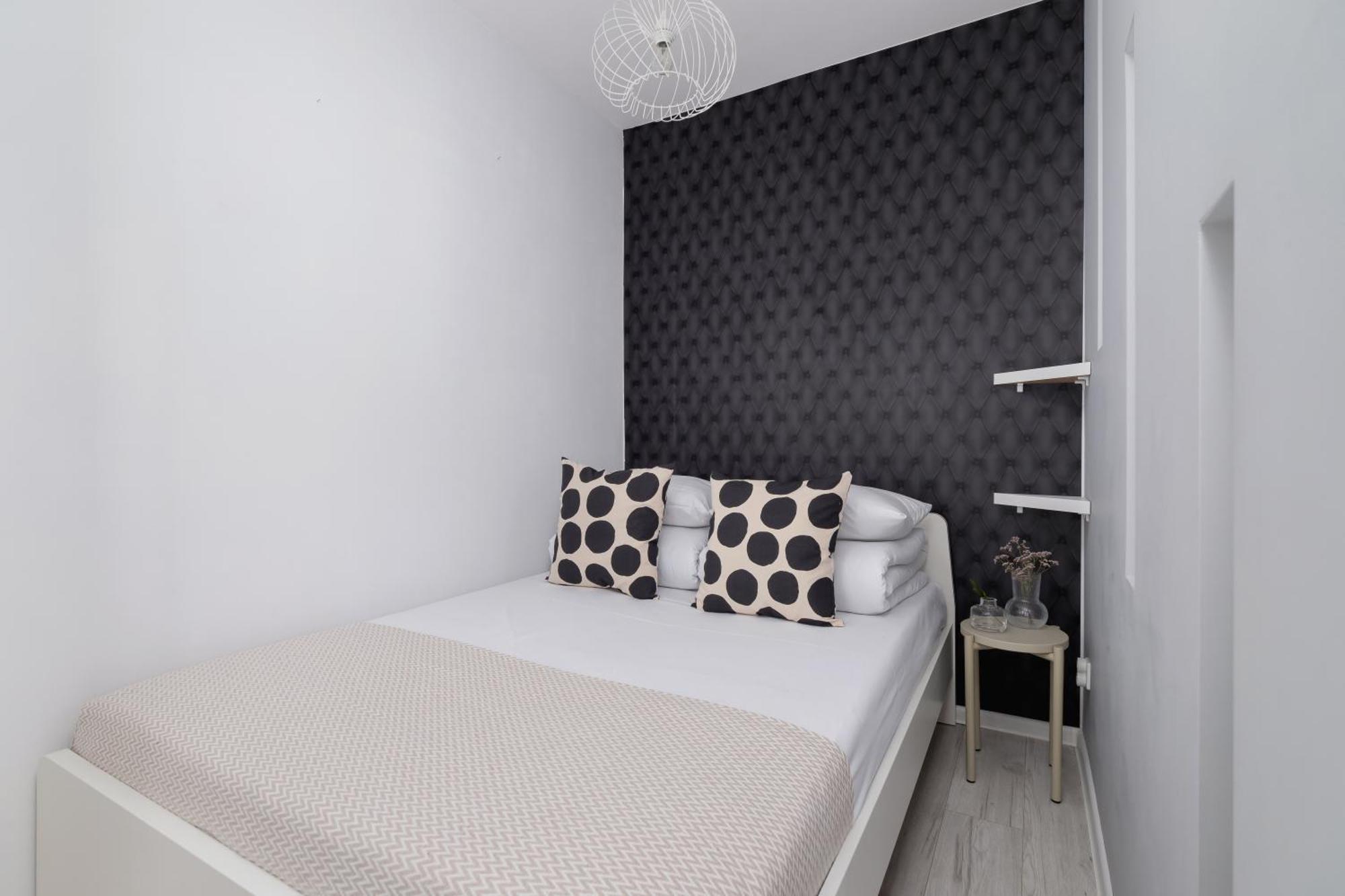 One Bedroom Apartment With A Balcony - Dietla 109 Street Krasków Exterior foto